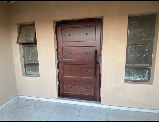 4 BEDROOM HOUSE FOR SALE IN AERORAND